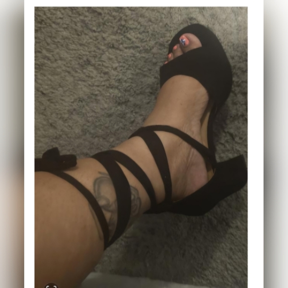 TORRID Heels Strappy Platform Tapered heels WW 9.5 Black NWT - Picture 5 of 13